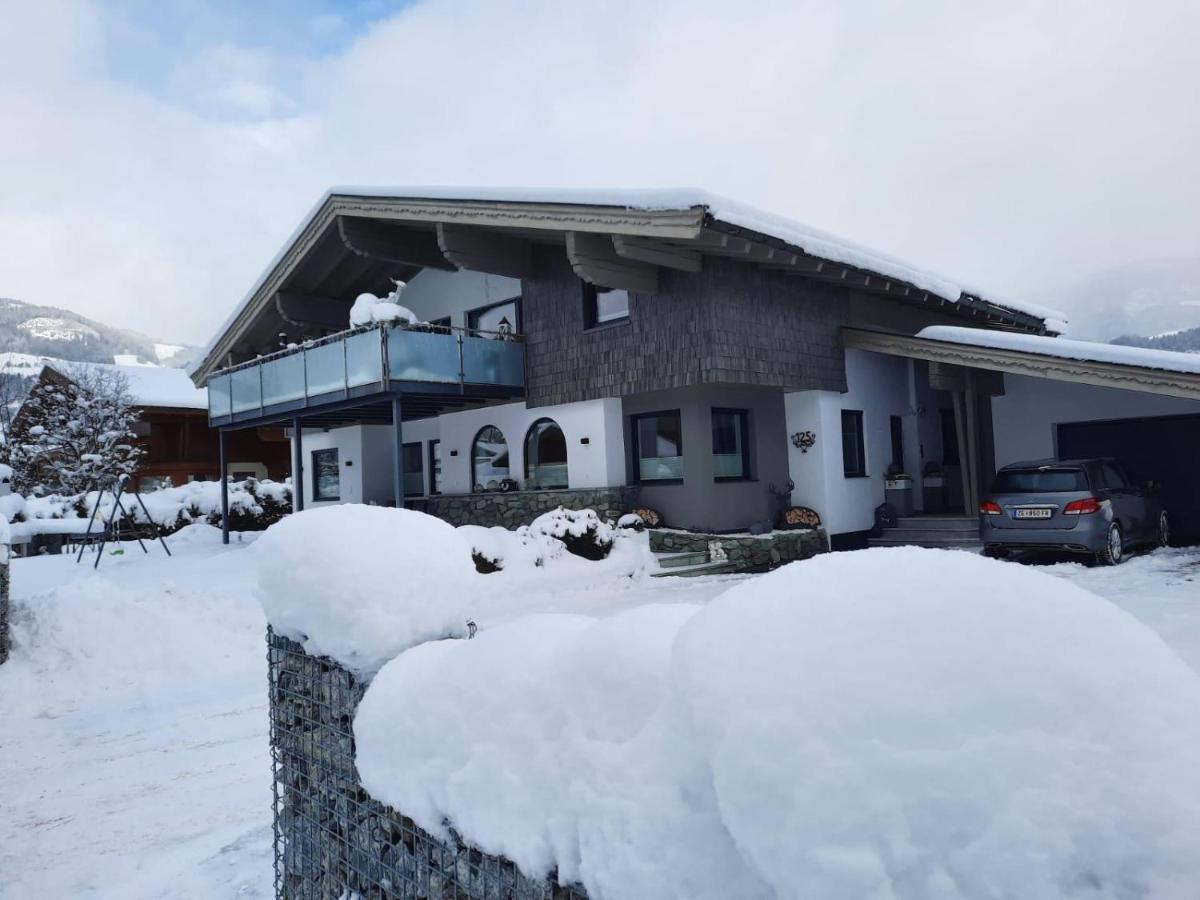 Ferienwohnung Katharina Hollersbach im Pinzgau Bagian luar foto