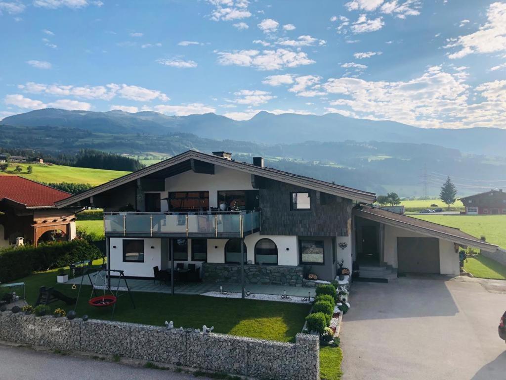 Ferienwohnung Katharina Hollersbach im Pinzgau Bagian luar foto