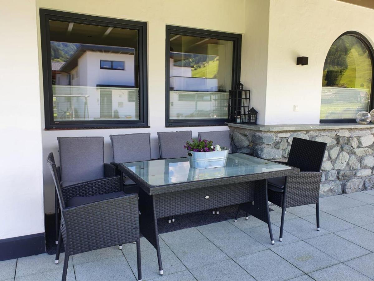 Ferienwohnung Katharina Hollersbach im Pinzgau Bagian luar foto