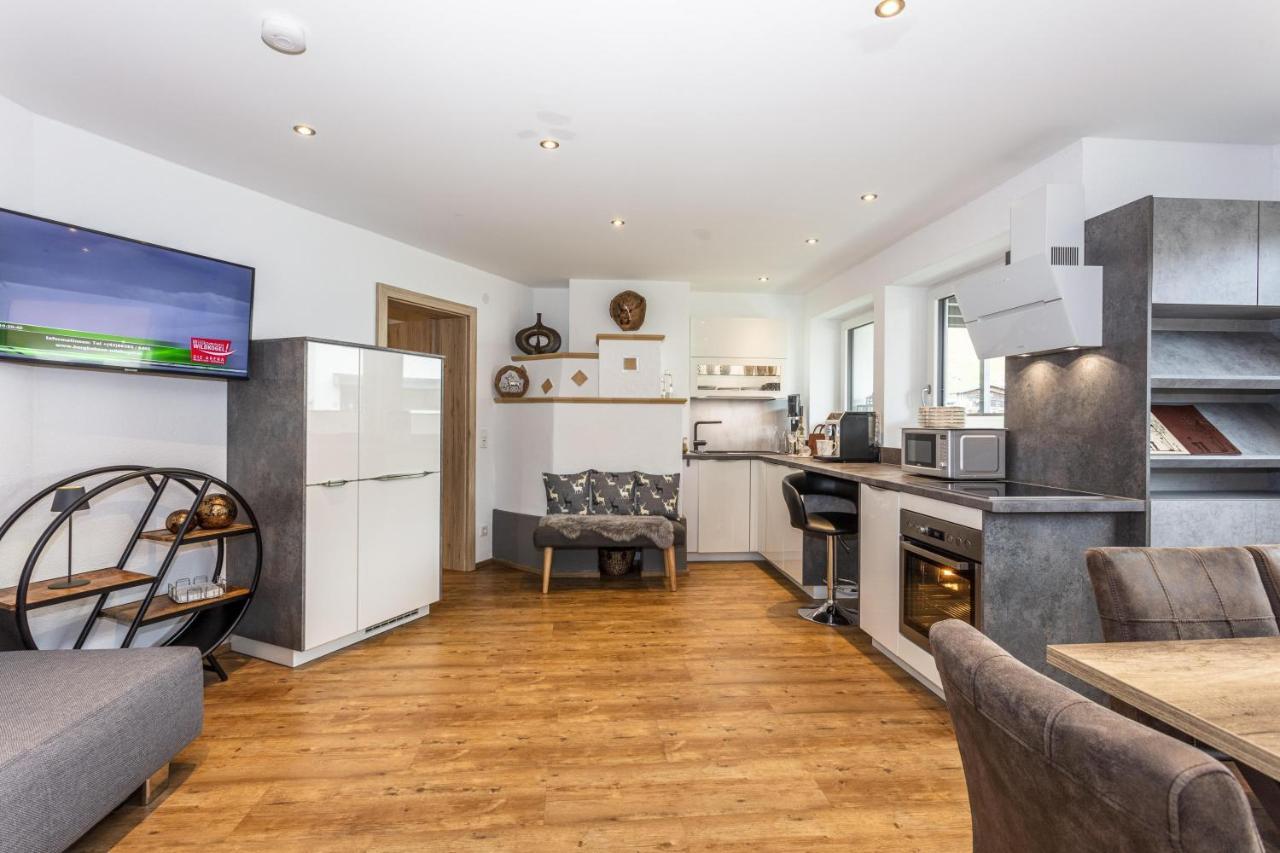 Ferienwohnung Katharina Hollersbach im Pinzgau Bagian luar foto